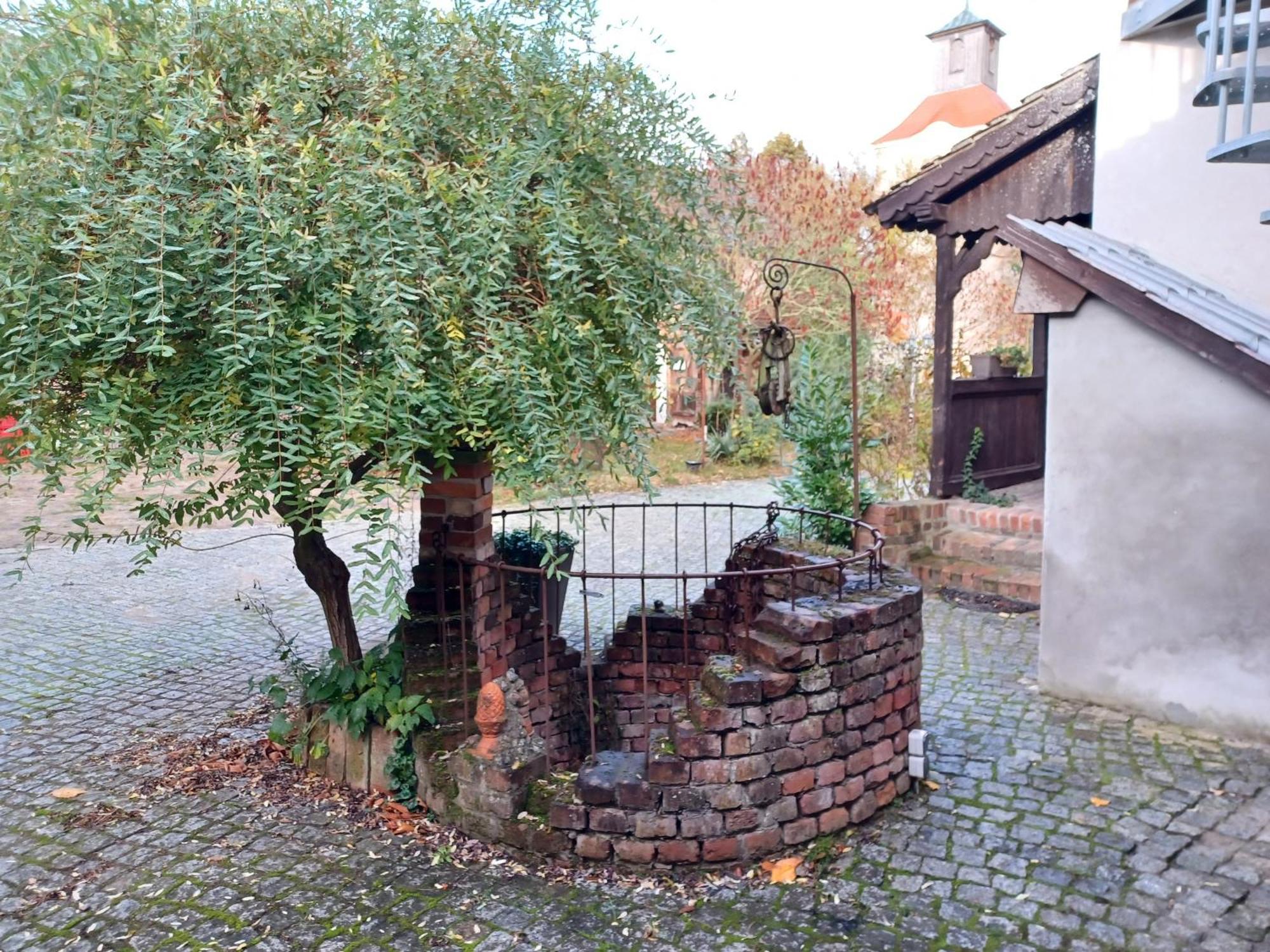 Kleine Galerie Apartment Fuer 3 Mit Kueche Kamin Netflix Parken Und Hofladen Steinhofel Exterior photo